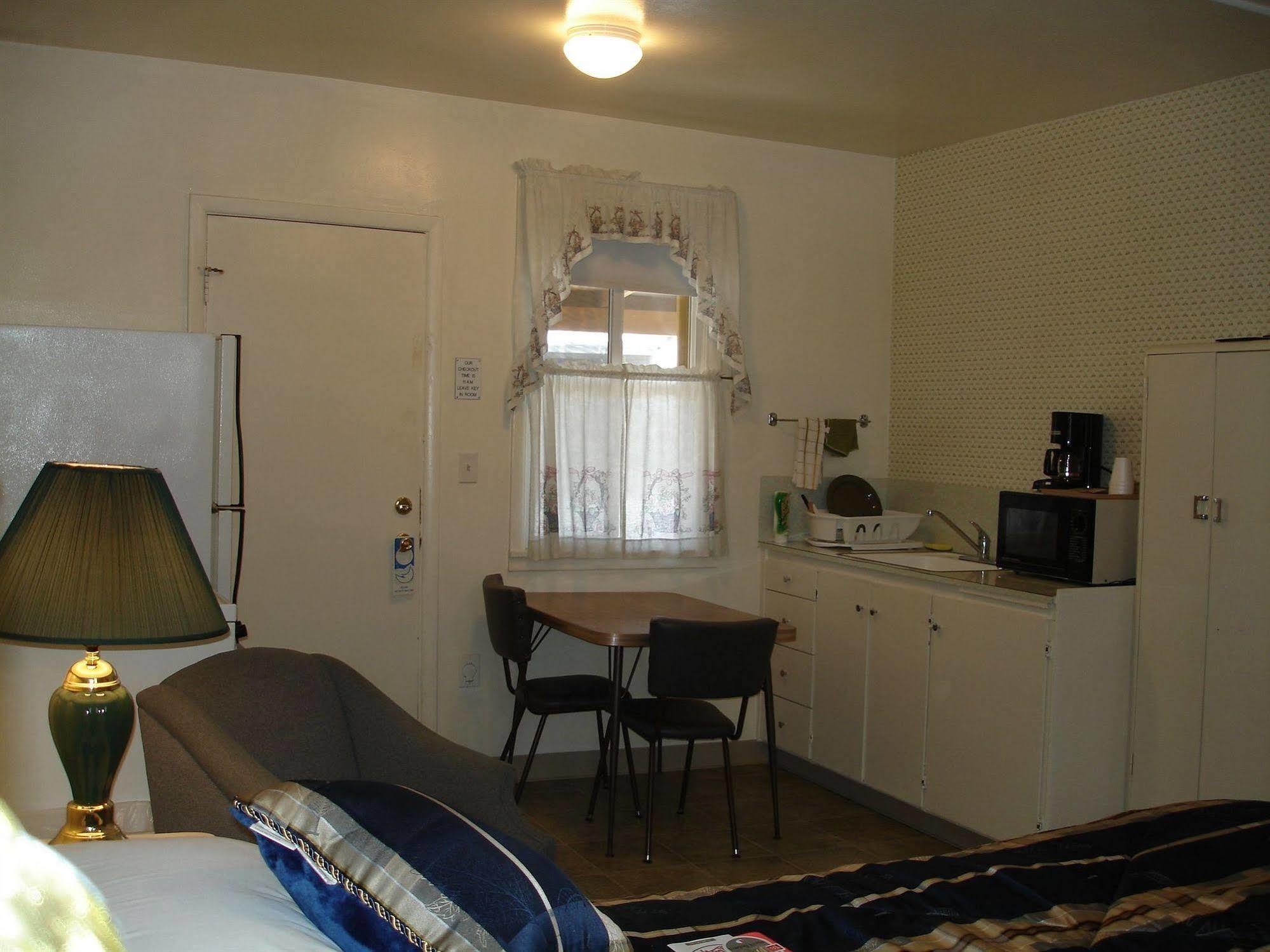 Modoc Inn Альтурас Экстерьер фото